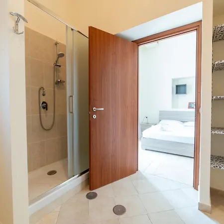 Piazza Garibaldi 39 Apartment *